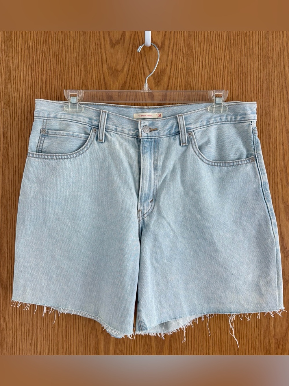 Levis Women’s Denim Shorts Blue ‘94 Baggy Jean Raw Hem Zip Fly High Rise Size 32